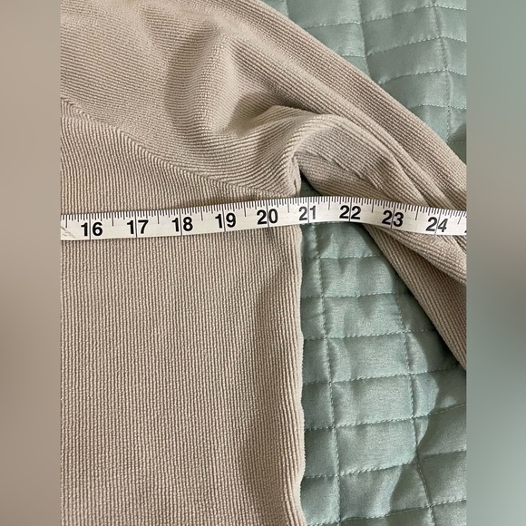 Marc New York tan beige neutral super soft and cozy sweatshirt - Picture 5 of 10